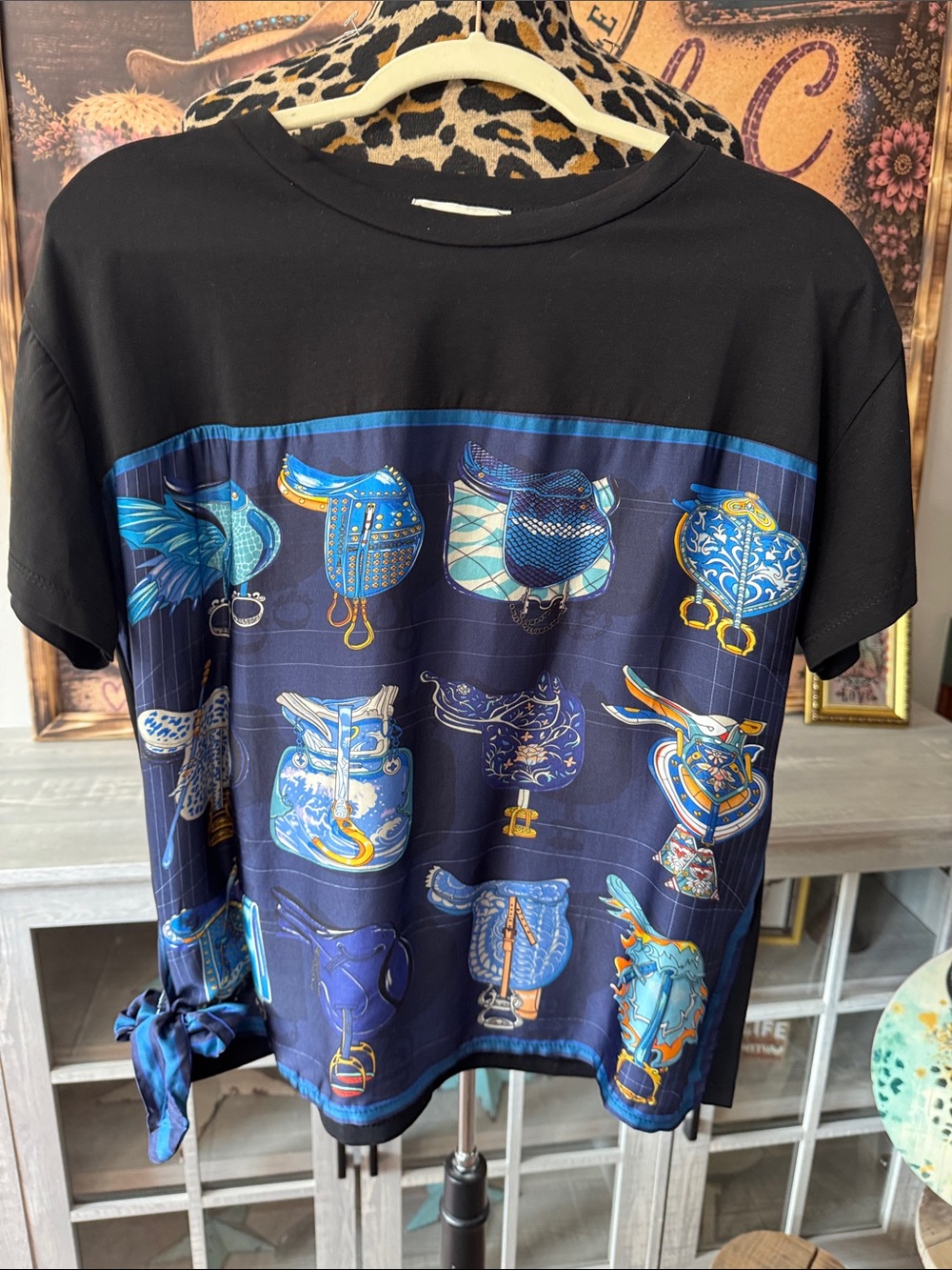 SensUniq Equistrian Inspired Graphic Short Sleeve Top Sz M/L